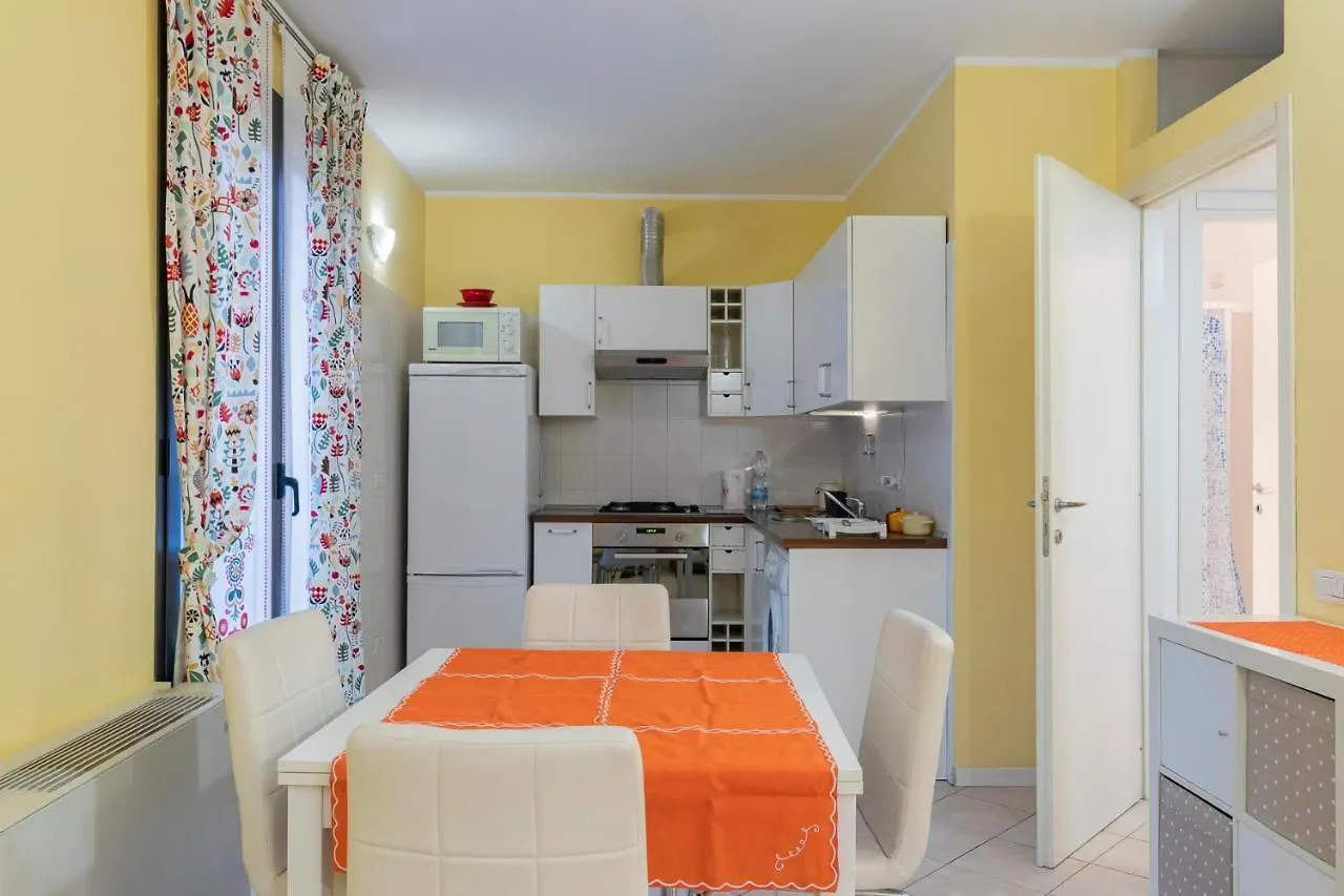 Big Apartment Salomone 51 Милан Италия